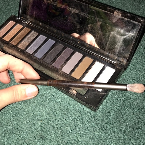 Urban Decay Naked Smoky Palette - Picture 5 of 6